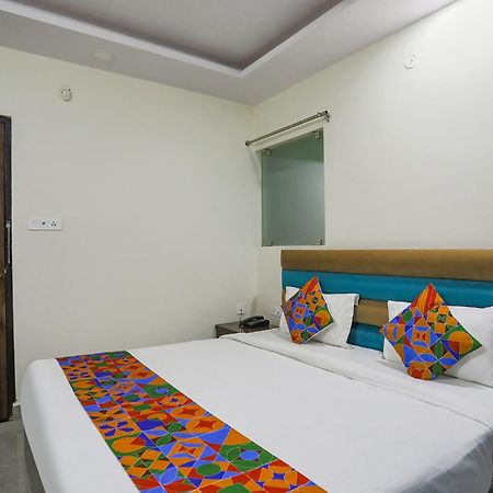 Fabhotel Sm Palace Chinhat Eksteriør bilde